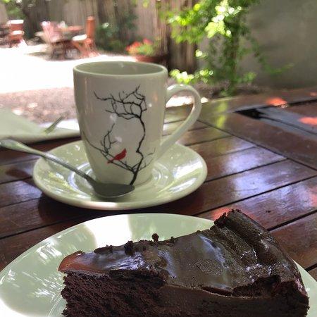 Cafe D'Vine